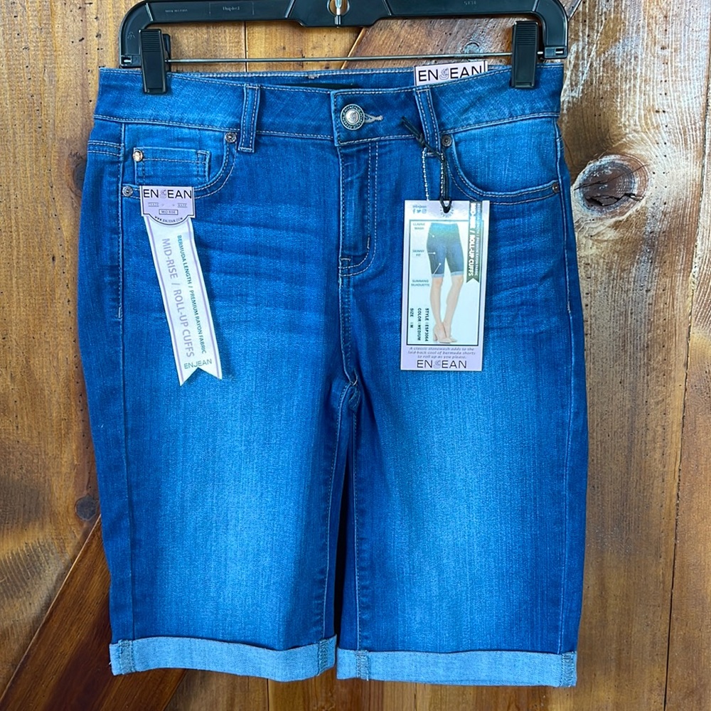 EnJean Bermuda Shorts - Medium